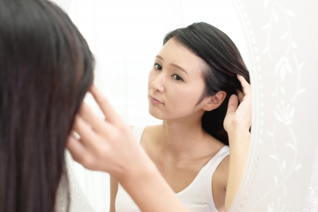 ヘアトラブルの女性